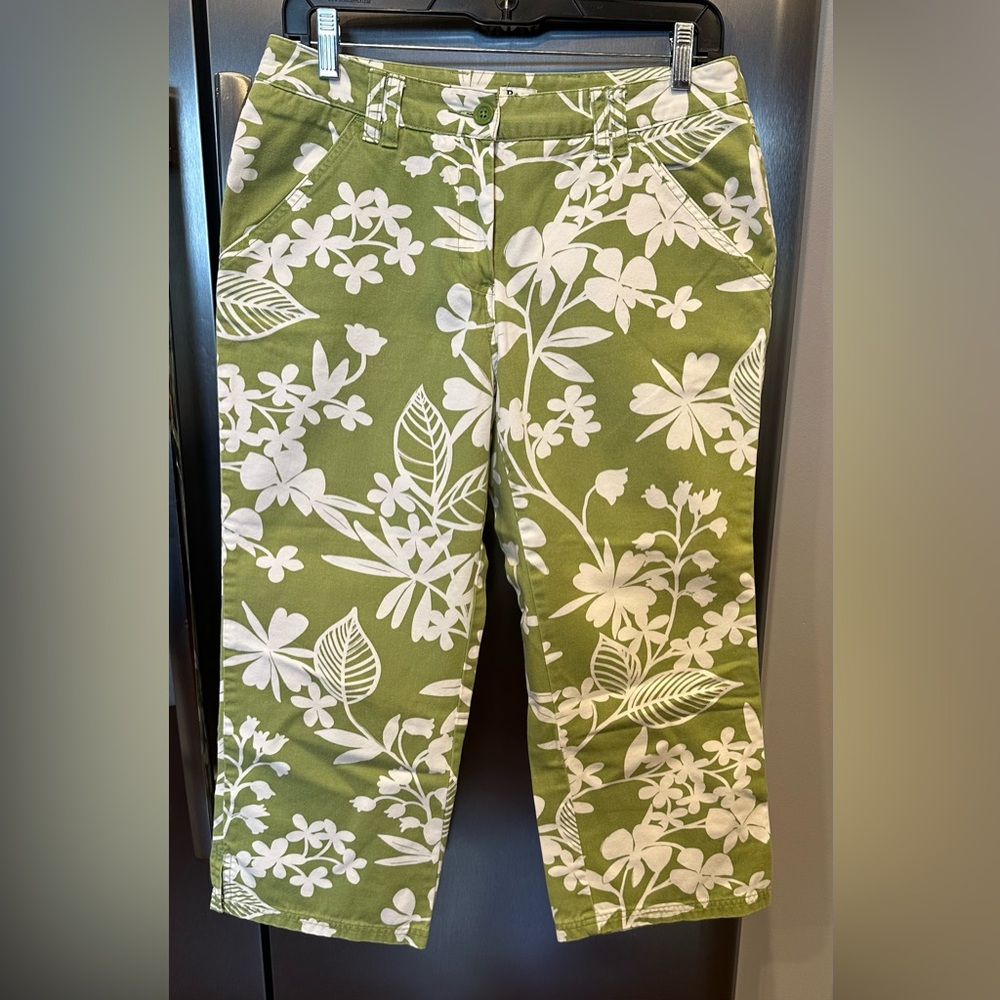 G.H. Bass & Co. Olive Green and White Floral Cropped Pants